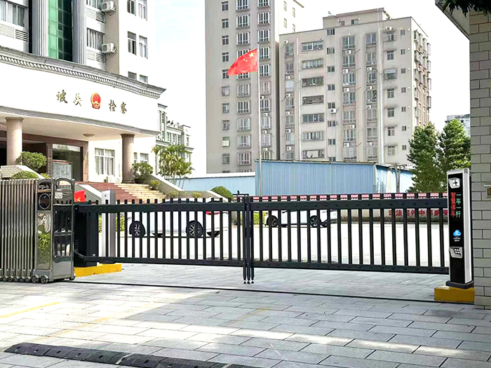 某單位采用 “安快” 車牌識別系統(tǒng)